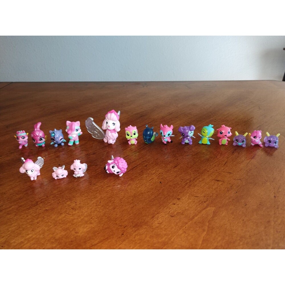 Lot 18x Hatchimals CollEGGtibles Rainbow-Cation Poodle Dog Family Bird Figures